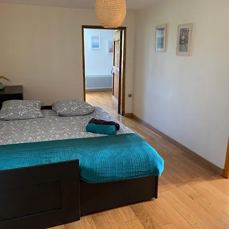 Hébergement de vacances Jolie Maison Avec Cheminée, à La Campagne