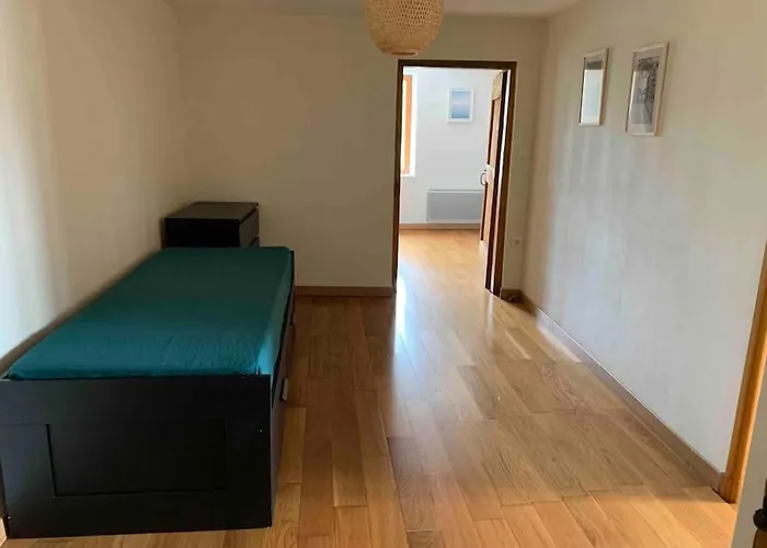 Jolie Maison Avec Cheminee, A La Campagne Vakantiehuis