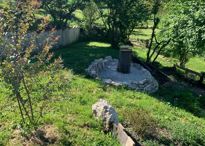 Jolie Maison Avec Cheminee, A La Campagne Vakantiehuis